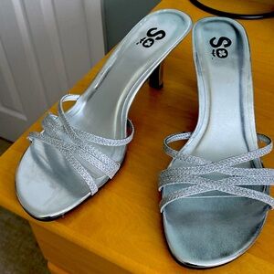 Women’s silver dress shoes
